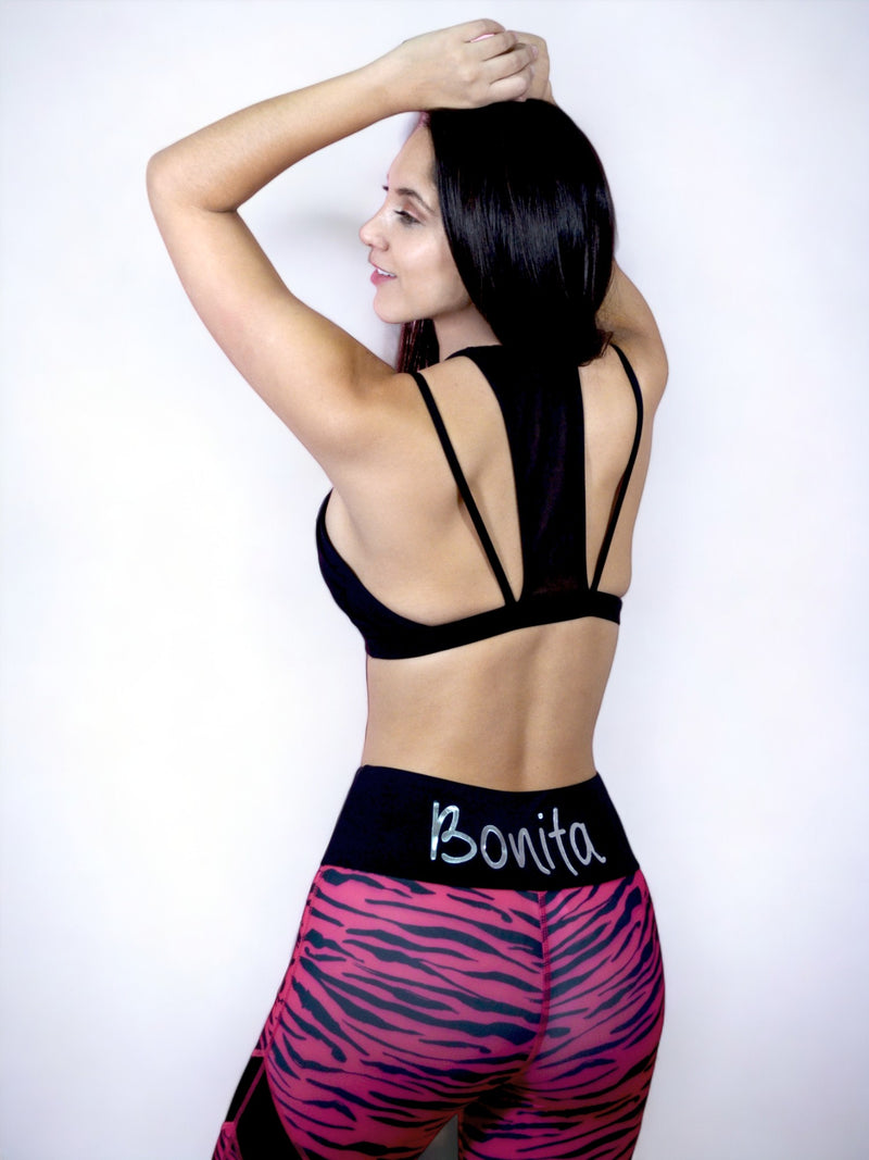 Conjunto de Sports Bra Negro + Capri Animal Print Rosa B&F